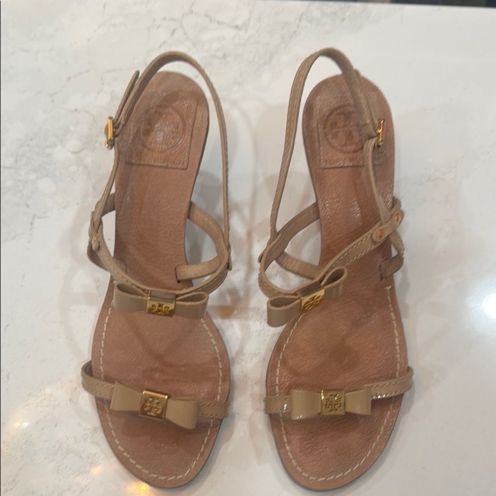 Tory Burch Tan Sandals Classic Design